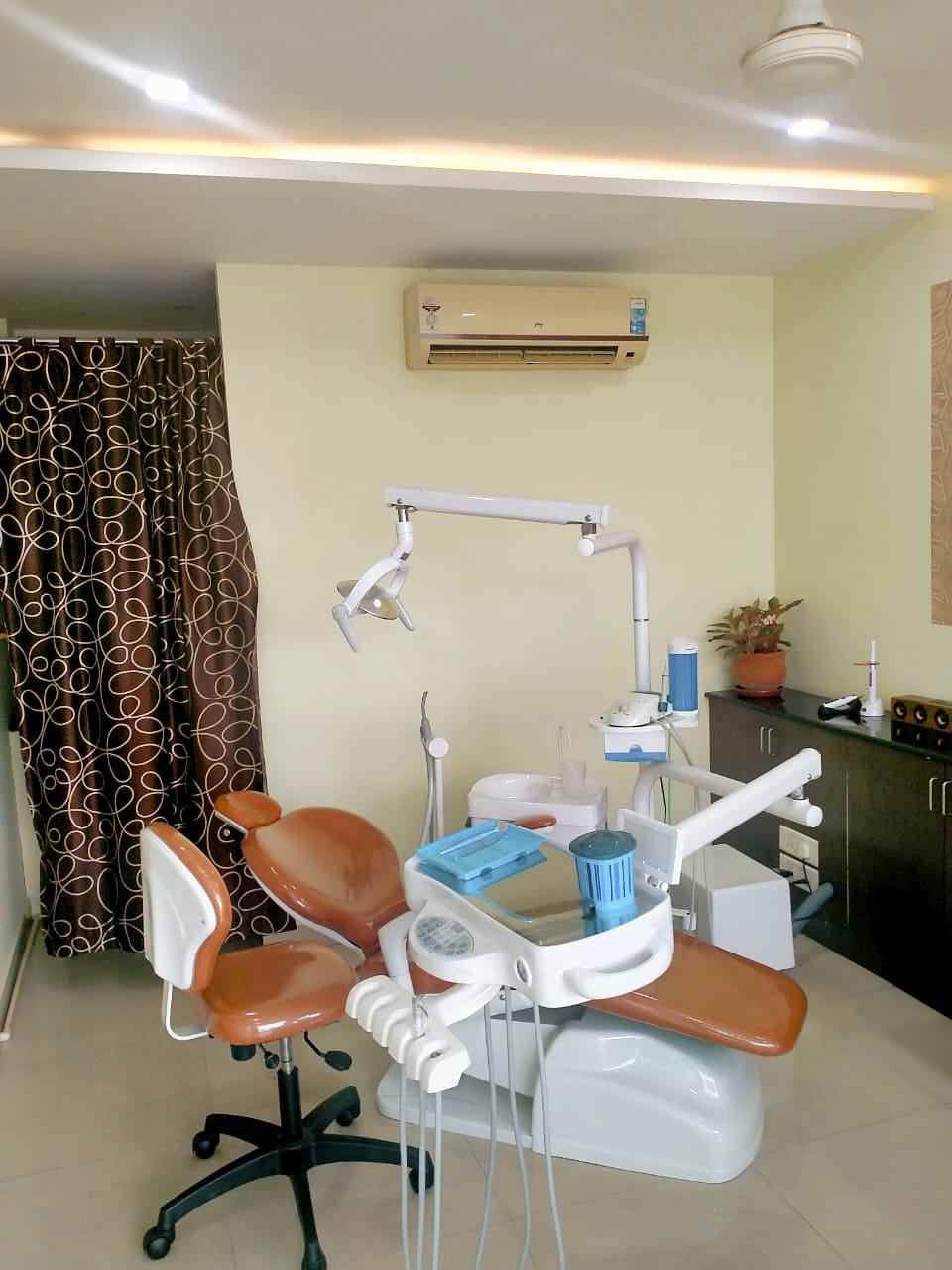 32 PEARLS DENTAL CARE KARANTHUR